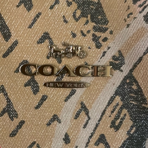 Coach & Marvel Limited Edition Black Widow Tote Bag - Picture 4 of 11